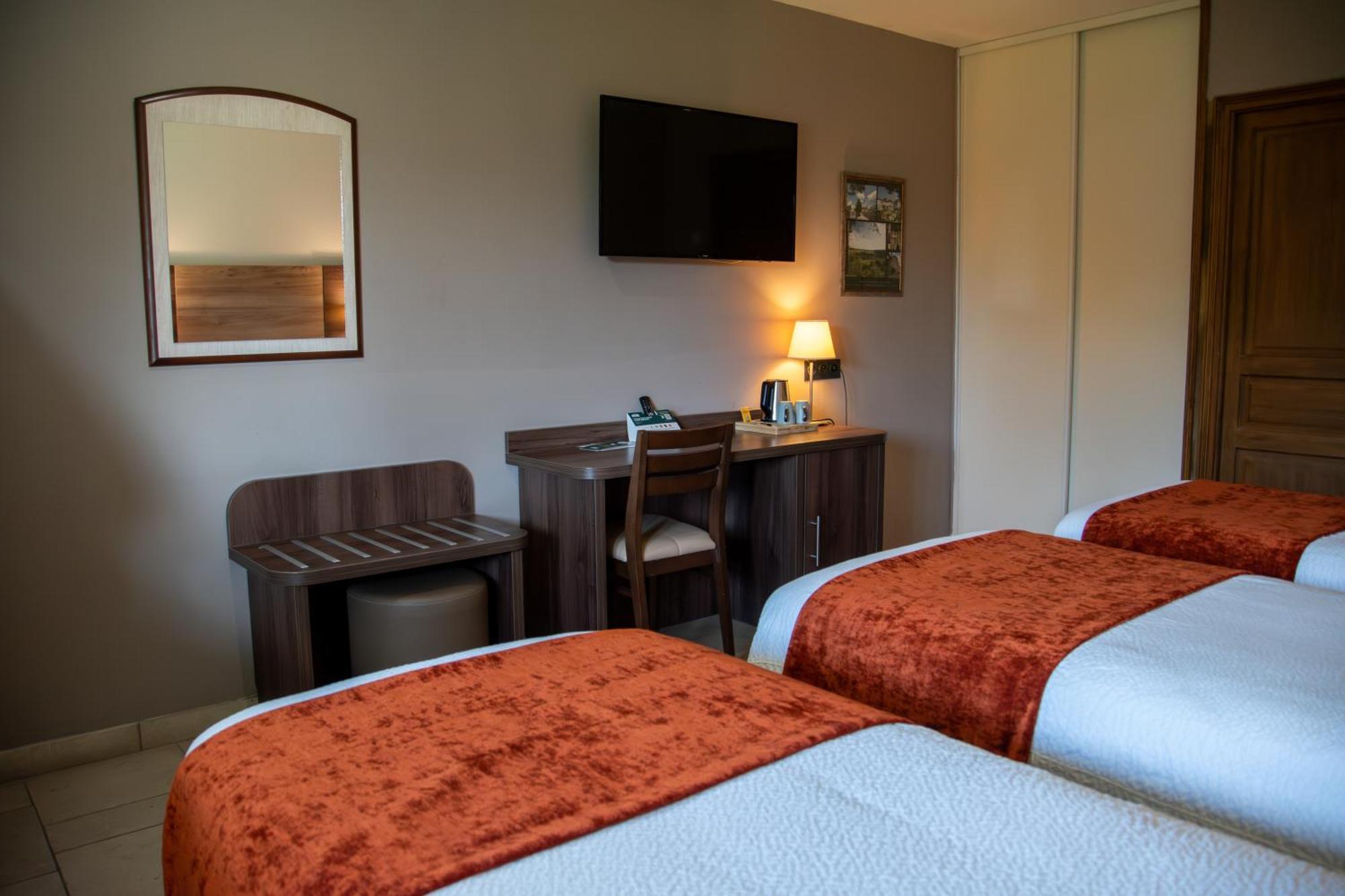 Logis Des Sources Hotel Creney-pres-Troyes Екстериор снимка