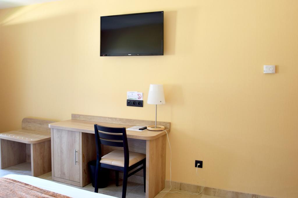 Logis Des Sources Hotel Creney-pres-Troyes Екстериор снимка
