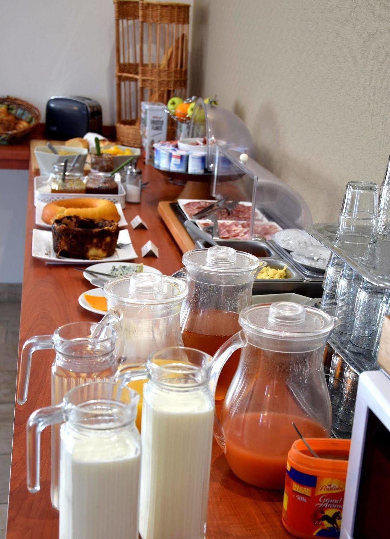 Logis Des Sources Hotel Creney-pres-Troyes Екстериор снимка