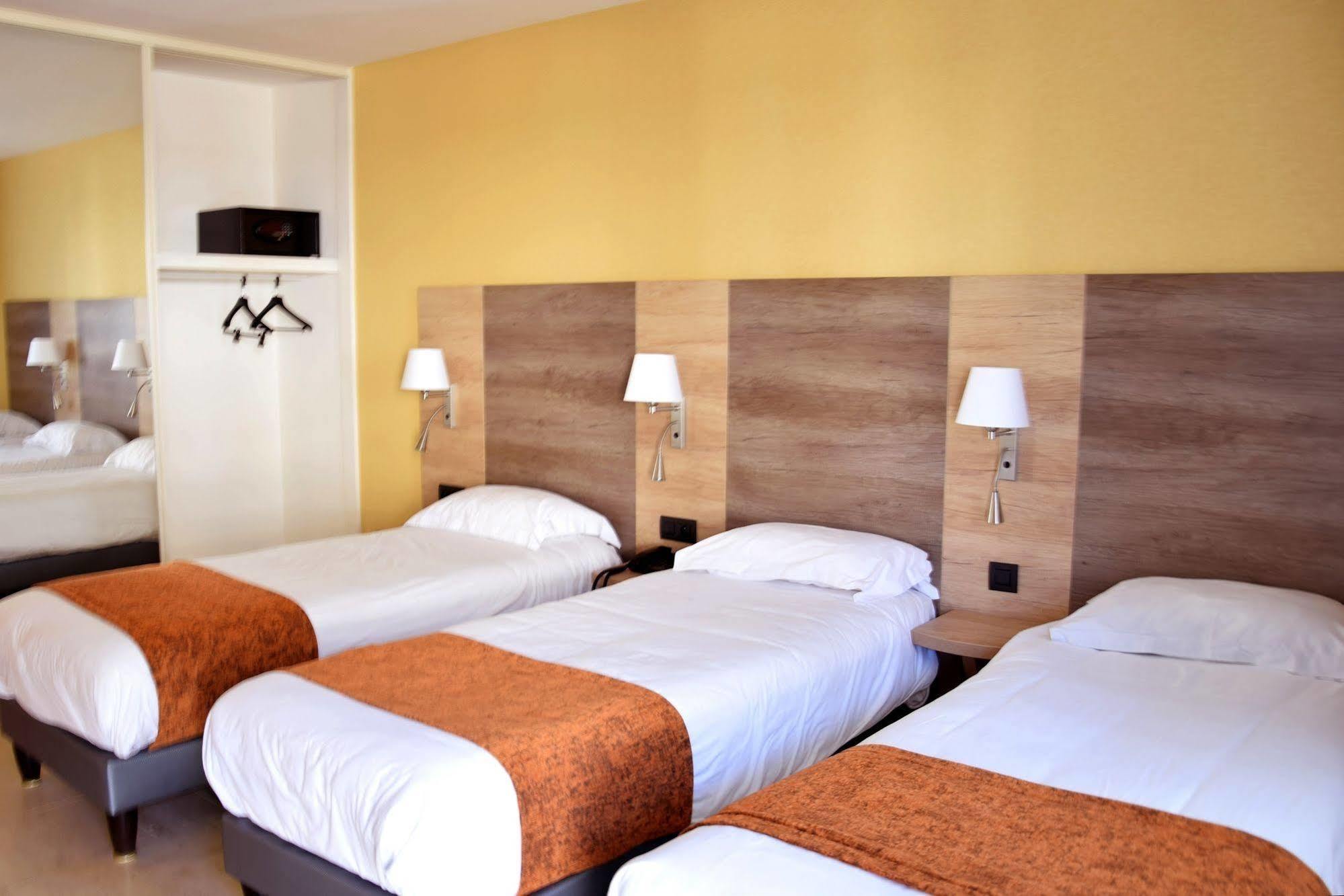 Logis Des Sources Hotel Creney-pres-Troyes Екстериор снимка