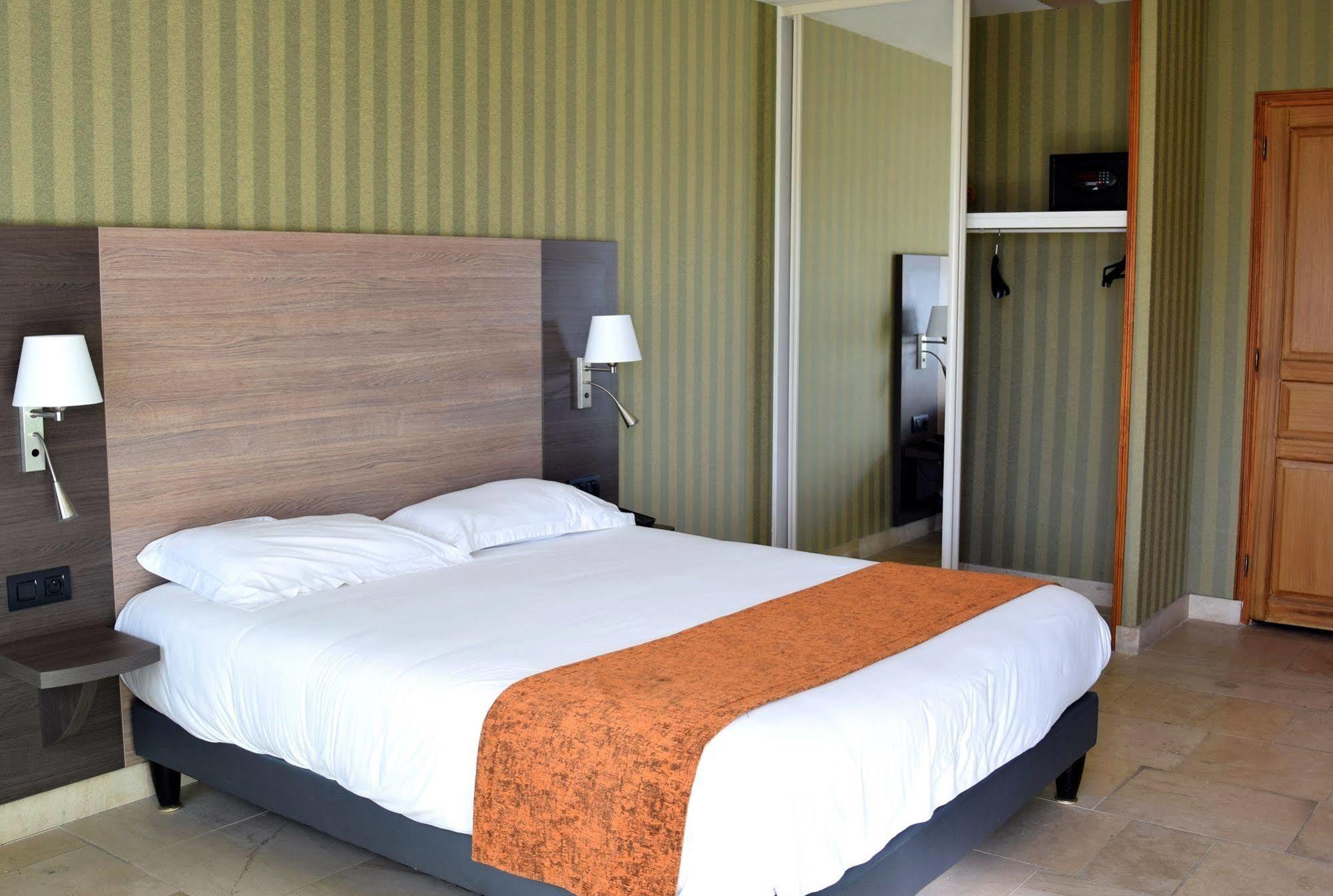 Logis Des Sources Hotel Creney-pres-Troyes Екстериор снимка